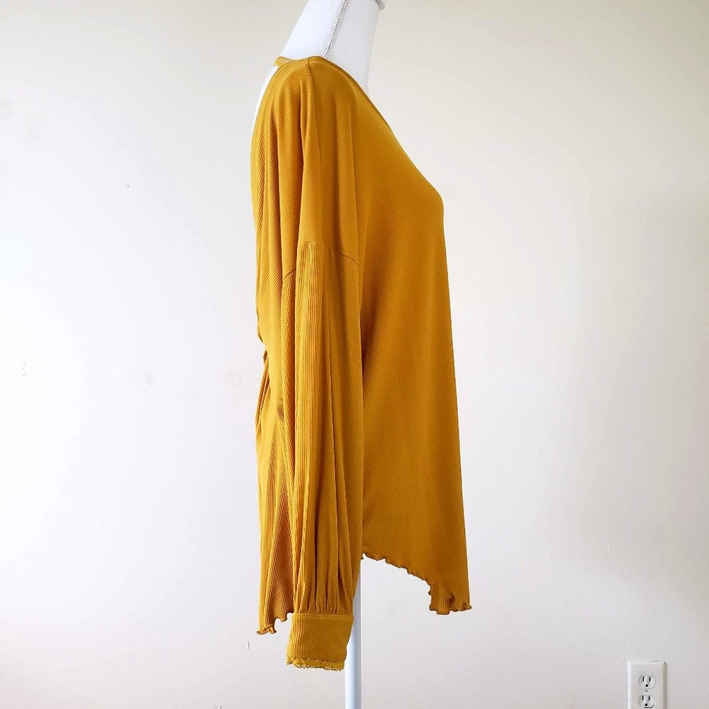 Free People Shimmy Shake Top Untamed Gold Size XS - Picture 5 of 11